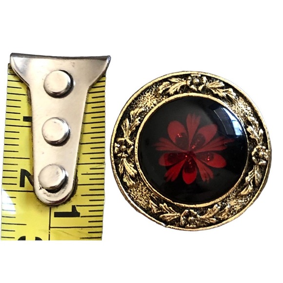 Final Touch Gold Tone Resin Red Flower Clip On Vintage Designer Earrings - Picture 5 of 5